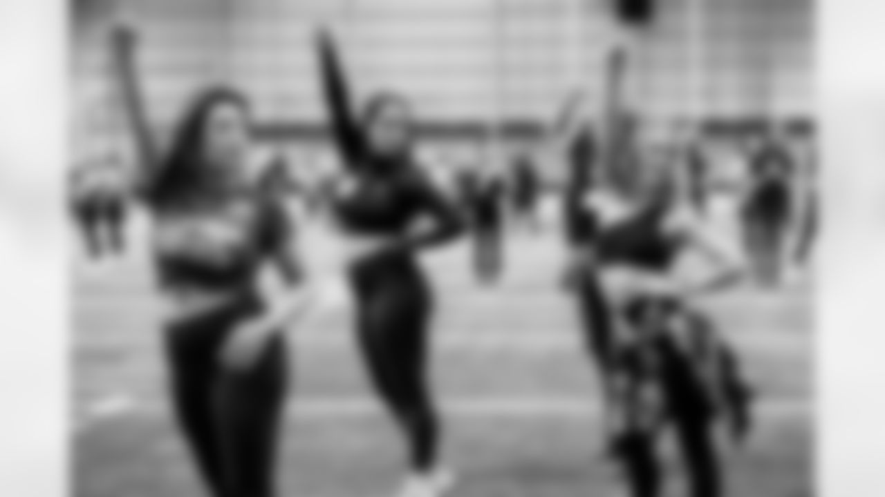 TAMPA, FL - November 19, 2025 - Tampa Bay Buccaneers Cheerleaders and Alumni during Field Rehearsal at AdventHealth Training Center. Photo By Tori Richman/Tampa Bay Buccaneers