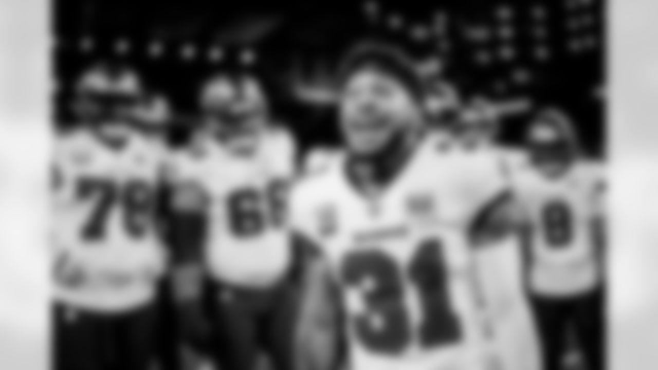 DETROIT, MI - October 20, 2025 - Safety Antoine Winfield Jr. #31 of the Tampa Bay Buccaneers before the Monday Night Football game between the Tampa Bay Buccaneers and Detroit Lions. The Bucs lost the game, 24-9. Photo By Kyle Zedaker/Tampa Bay Buccaneers