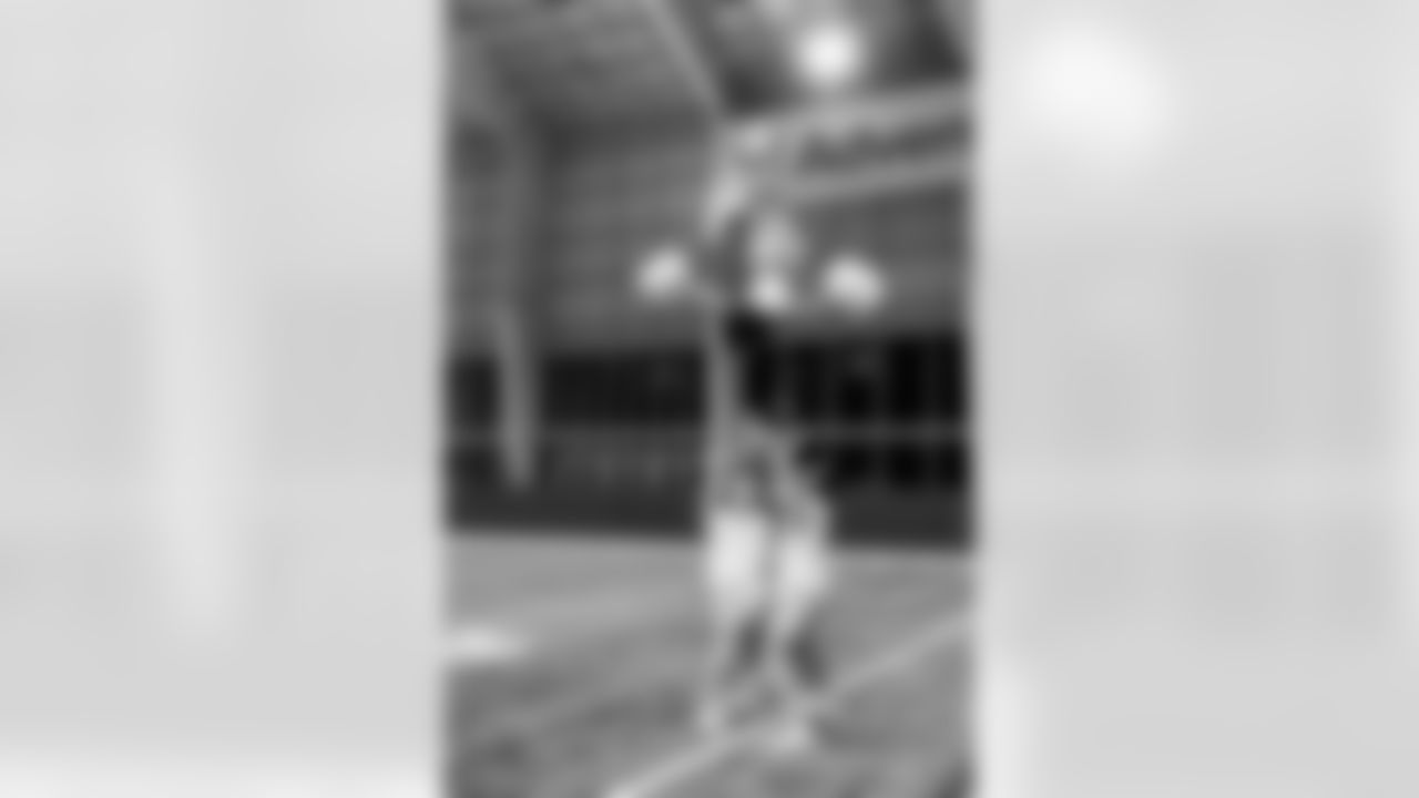 TAMPA, FL - December 09, 2025 - Tampa Bay Buccaneers Cheerleaders during Field Rehearsal at AdventHealth Training Center. Photo By Tori Richman/Tampa Bay Buccaneers