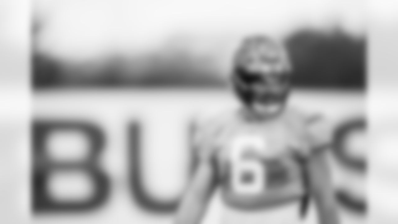 TAMPA, FL - October 09, 2025 - Quarterback Baker Mayfield #6 of the Tampa Bay Buccaneers during practice at AdventHealth Training Center. Photo By Kyle Zedaker/Tampa Bay Buccaneers