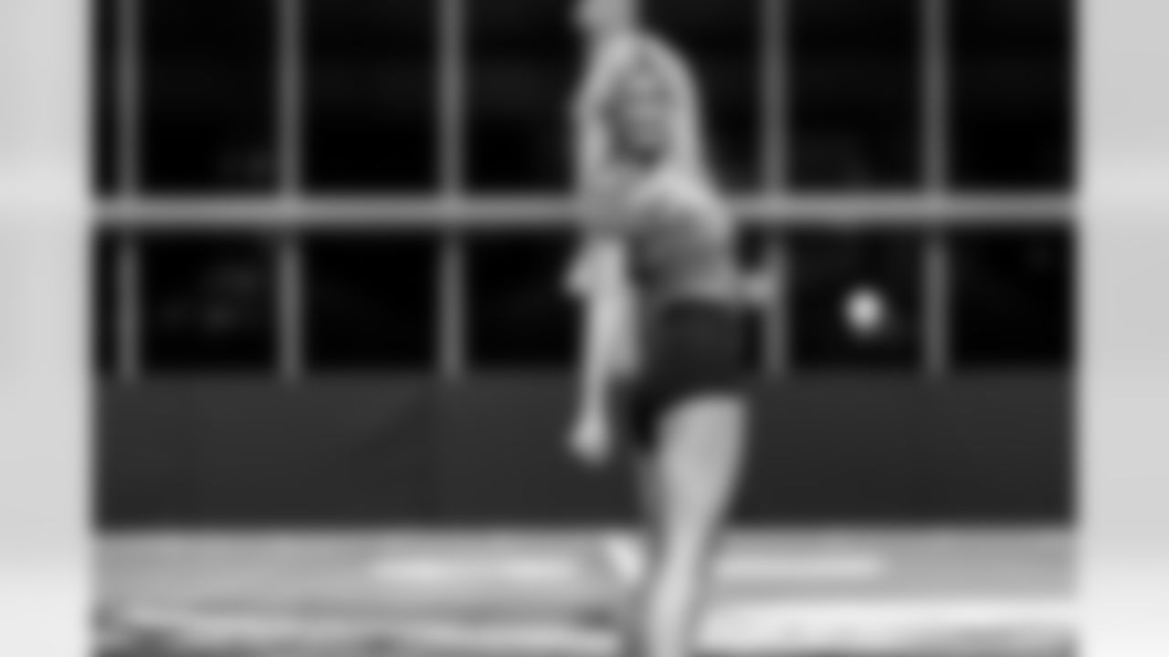 TAMPA, FL - November 06, 2025 - Tampa Bay Buccaneers Cheerleaders during Field Rehearsal at AdventHealth Training Center. Photo By Tori Richman/Tampa Bay Buccaneers