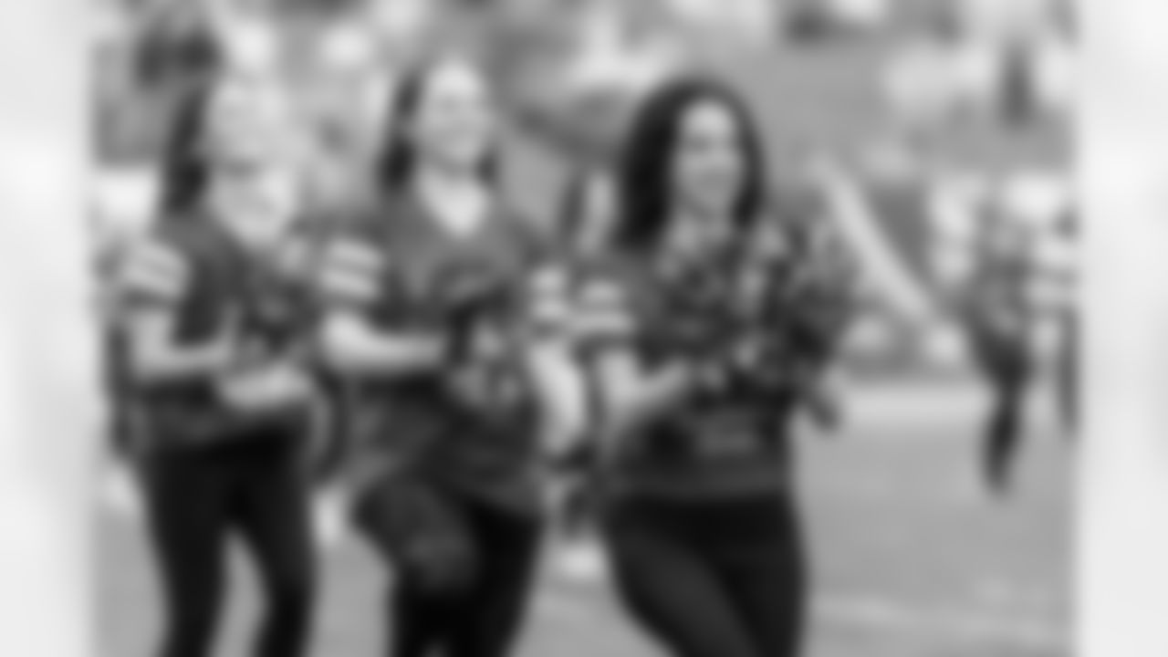 TAMPA, FL - December 07, 2025 - The Tampa Bay Buccaneers and New Orleans Saints during a regular season game at Raymond James Stadium. The Bucs lost the game, 24-20. Photo By Tori Richman/Tampa Bay Buccaneers