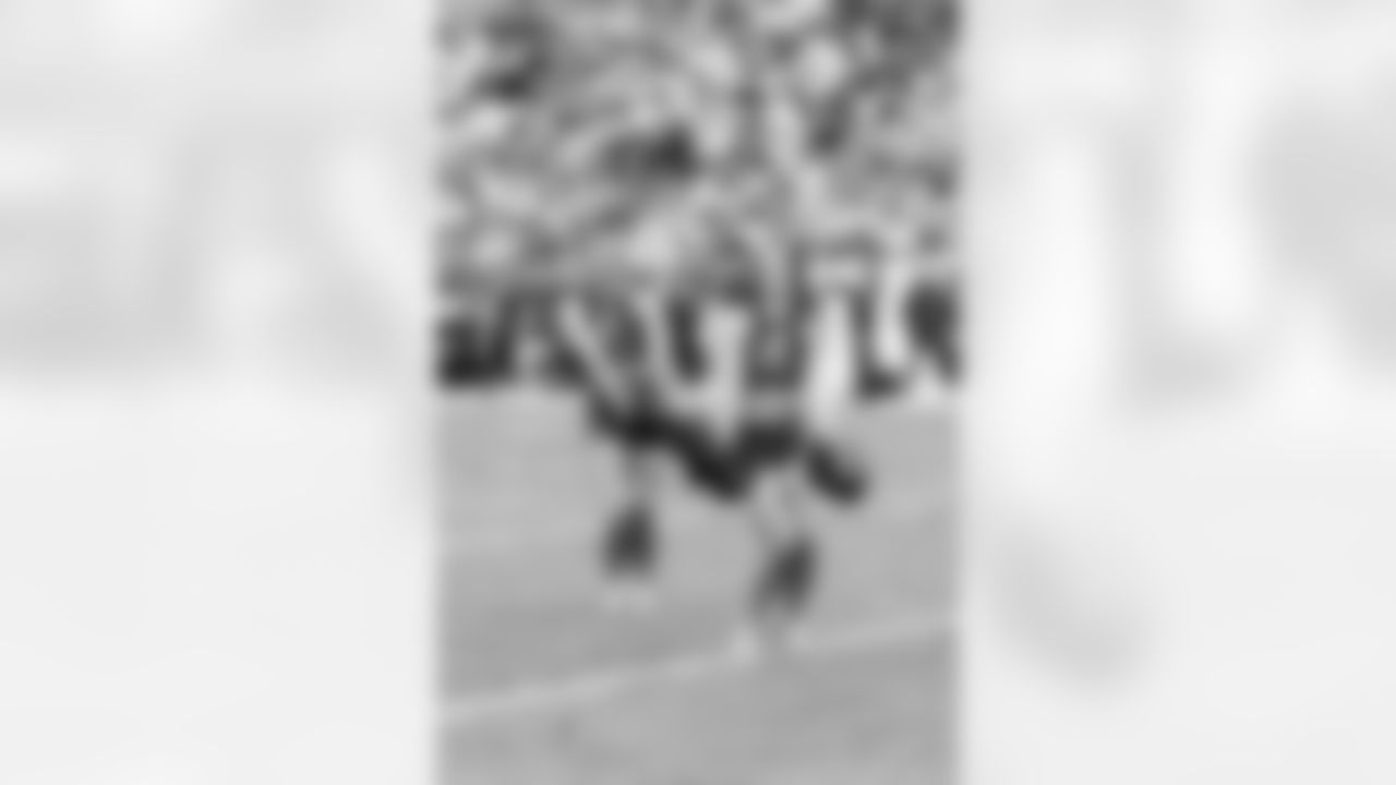 TAMPA, FL - December 07, 2025 - The Tampa Bay Buccaneers and New Orleans Saints during a regular season game at Raymond James Stadium. The Bucs lost the game, 24-20. Photo By Tori Richman/Tampa Bay Buccaneers