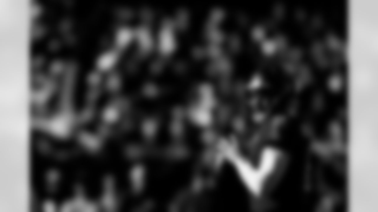 TAMPA, FL - November 30, 2025 - Quarterback Baker Mayfield #6 of the Tampa Bay Buccaneersduring the game between the Arizona Cardinals and Tampa Bay Buccaneers. The Bucs won the game, 20-17. Photo By Tori Richman/Tampa Bay Buccaneers