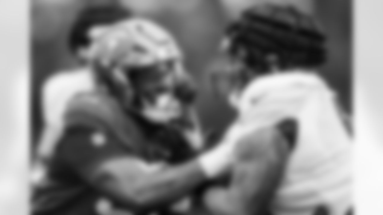 TAMPA, FL - November 06, 2025 - Defensive Lineman Elijah Roberts #95 of the Tampa Bay Buccaneers during practice at AdventHealth Training Center. Photo By Tori Richman/Tampa Bay Buccaneers