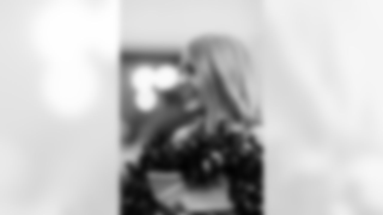 SAN FRANCISCO, CA - February 02, 2026 - Tampa Bay Buccaneers Pro Bowl Cheerleader Savannah at Pro Bowl practice at Moscone Center. Photo By Tori Richman/Tampa Bay Buccaneers