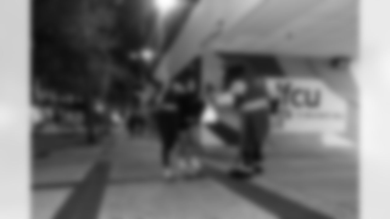 ST. PETERSBURG, FL - November 13, 2025 - Captain Fear during "Bucs Run" Raise The Flags event with Pinellas Run Club at Park & Rec in St. Petersburg. Photo By Doug DeFelice/Tampa Bay Buccaneers