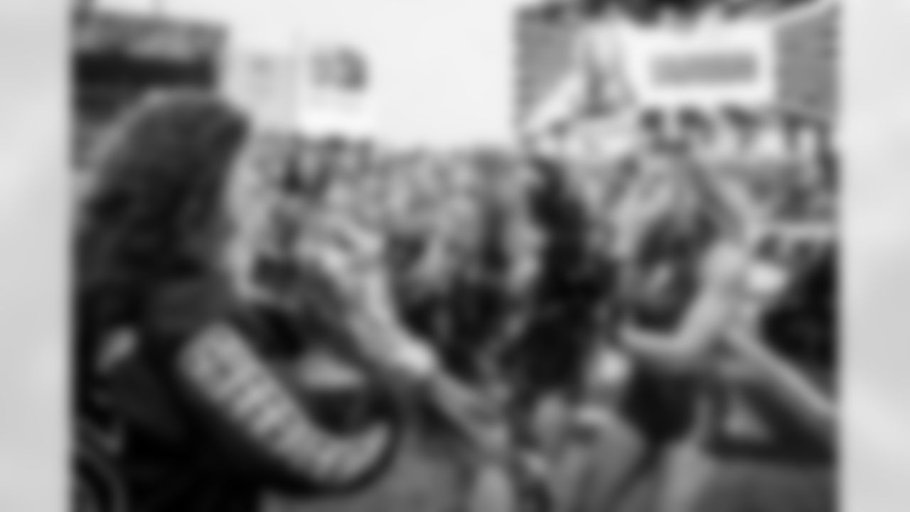 TAMPA, FL - December 07, 2025 - The Tampa Bay Buccaneers and New Orleans Saints during a regular season game at Raymond James Stadium. The Bucs lost the game, 24-20. Photo By Tori Richman/Tampa Bay Buccaneers