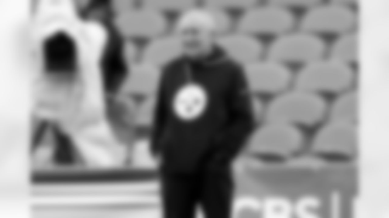 Pittsburgh Steelers special teams coordinator Danny Smith stands on the field before an NFL football game against the Buffalo Bills, Sunday, Nov. 30, 2025, in Pittsburgh. (AP Photo/Matt Freed)