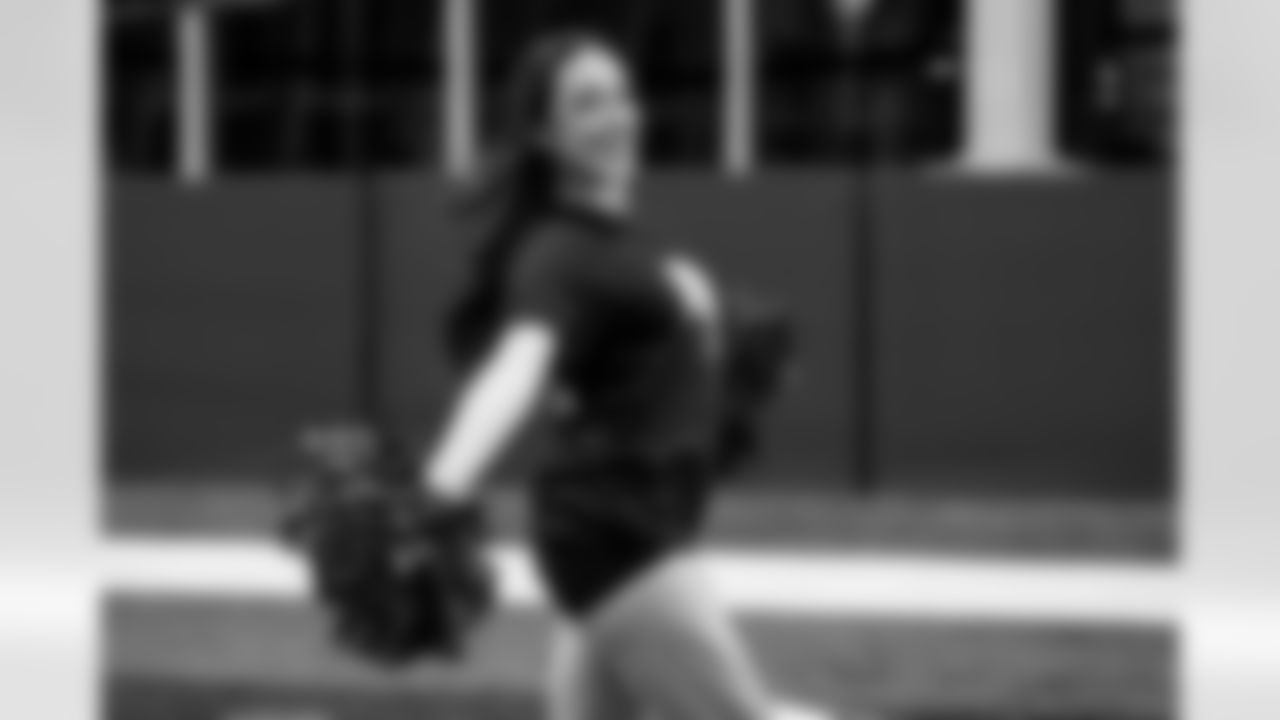 TAMPA, FL - December 04, 2025 - Tampa Bay Buccaneers Cheerleaders field rehearsal at AdventHealth Training Center. Photo By Tori Richman/Tampa Bay Buccaneers