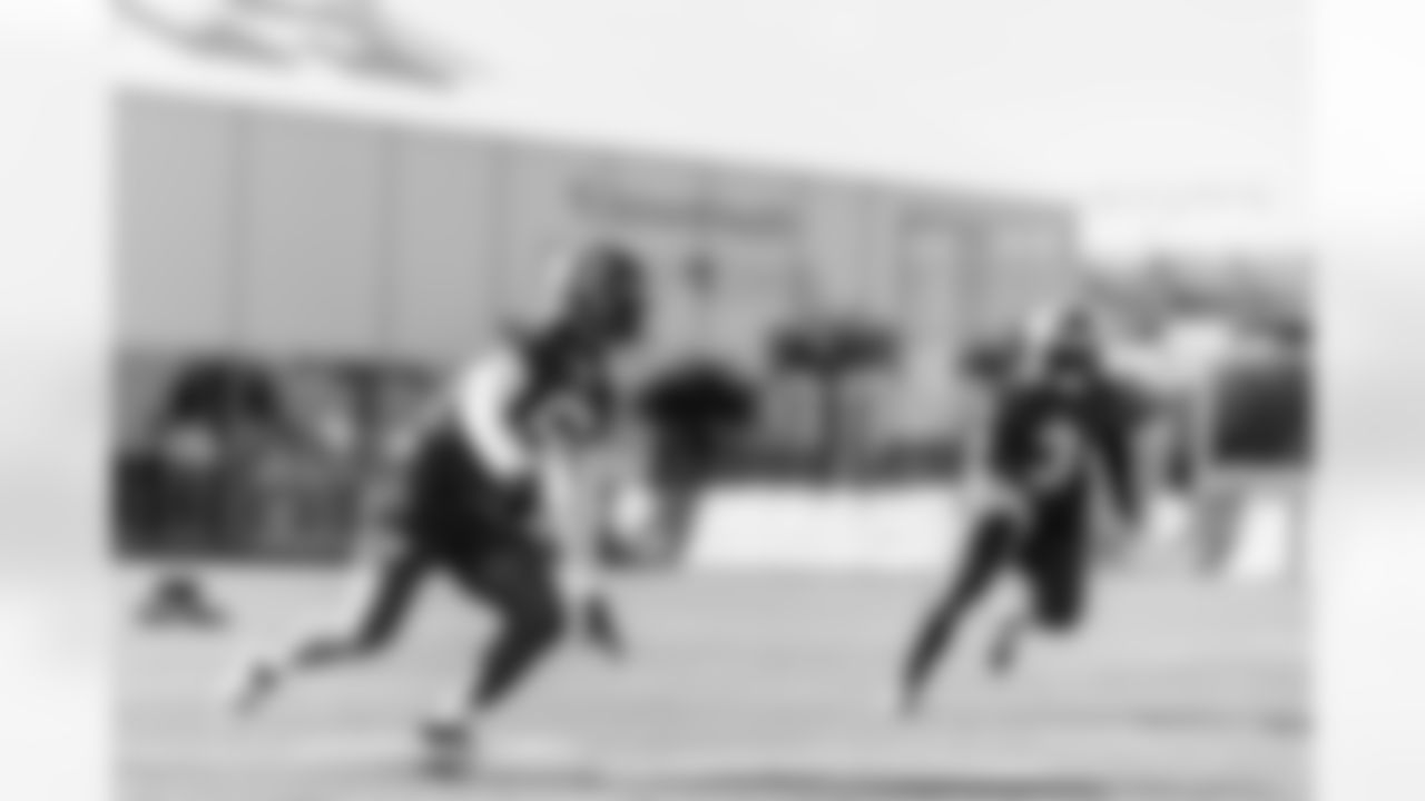 TAMPA, FL - December 17, 2025 - Week 16 practice at AdventHealth Training Center. Photo By Tori Richman/Tampa Bay Buccaneers