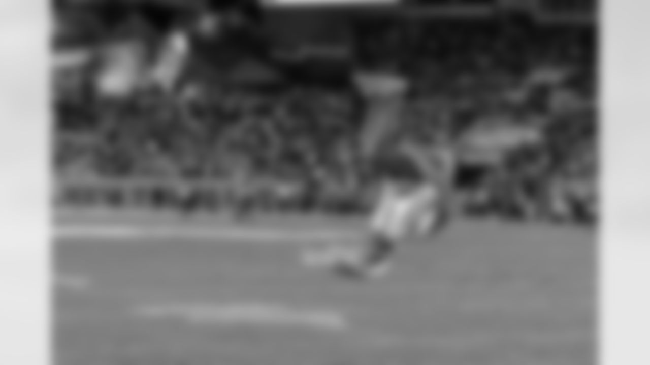 TAMPA, FL - December 11, 2025 - The Tampa Bay Buccaneers and Atlanta Falcons during a regular season game at Raymond James Stadium. The Bucs lost the game, 29-28. Photo By Mike Carlson/Tampa Bay Buccaneers