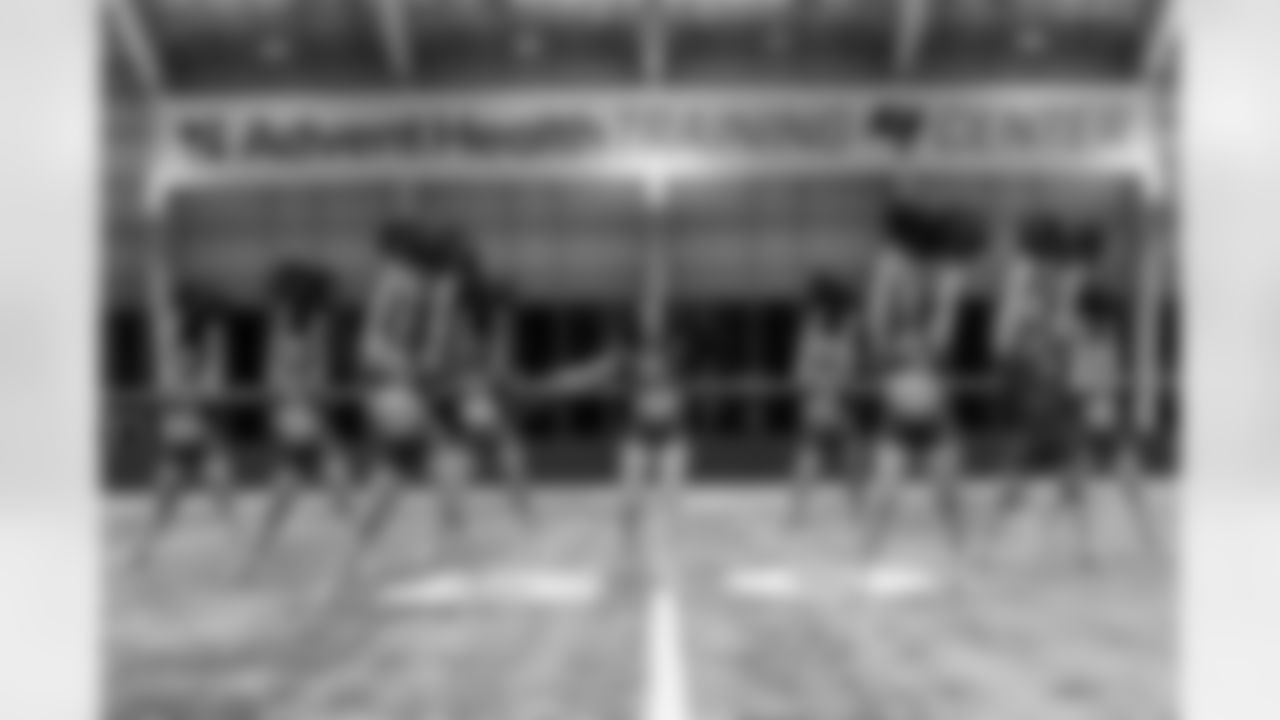 TAMPA, FL - January 02, 2026 - Tampa Bay Buccaneers Cheerleaders field rehearsal at AdventHealth Training Center. Photo By Tori Richman/Tampa Bay Buccaneers