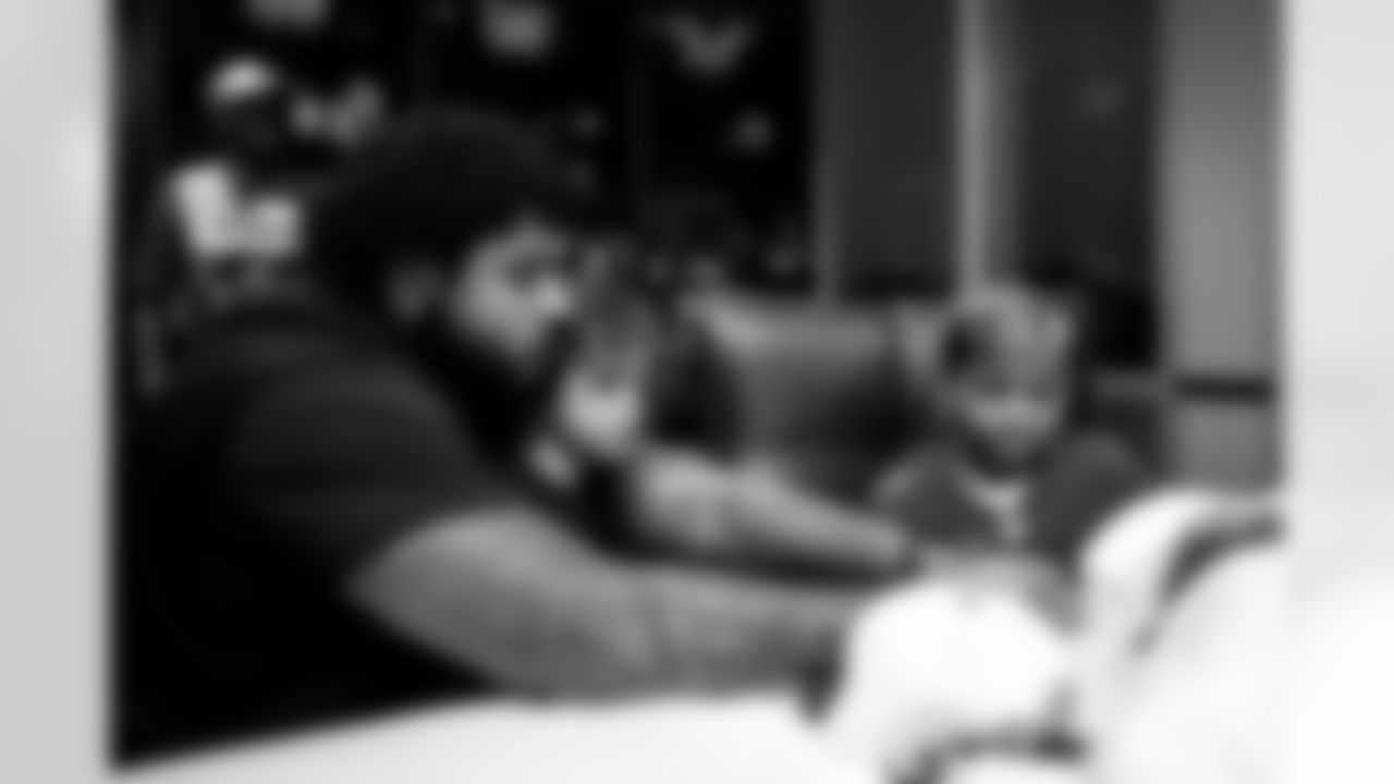 TAMPA, FL - November 19, 2025 - Tackle Tristan Wirfs #78 of the Tampa Bay Buccaneers during a visit with Triumph Together Cancer Warriors. Photo By Kyle Zedaker/Tampa Bay Buccaneers