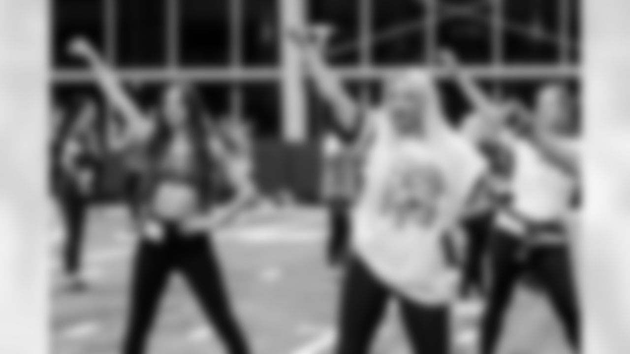 TAMPA, FL - November 19, 2025 - Tampa Bay Buccaneers Cheerleaders and Alumni during Field Rehearsal at AdventHealth Training Center. Photo By Tori Richman/Tampa Bay Buccaneers