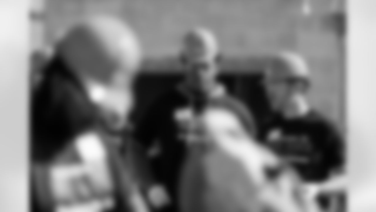 TAMPA, FL - November 18, 2025 - Defensive Lineman Elijah Roberts #95 of the Tampa Bay Buccaneers during a home build with Habitat for Humanity of Tampa Bay Hillsborough. Photo By Doug DeFelice/Tampa Bay Buccaneers