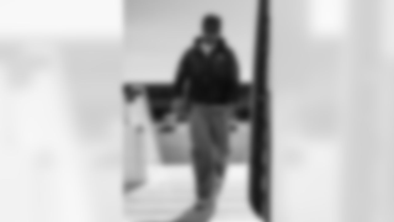 TAMPA, FL - December 27, 2025 - Wide Receiver Sterling Shepard #17 of the Tampa Bay Buccaneers departs Tampa for a Week 17 game against the Miami Dolphins. Photo By Tori Richman/Tampa Bay Buccaneers