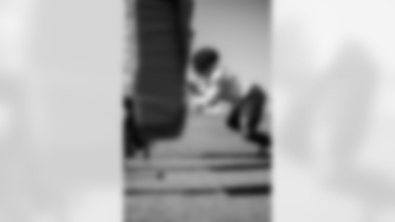 TAMPA, FL - November 20, 2025 - Outside Linebacker Yaya Diaby #0 of the Tampa Bay Buccaneers during practice at AdventHealth Training Center. Photo By Tori Richman/Tampa Bay Buccaneers