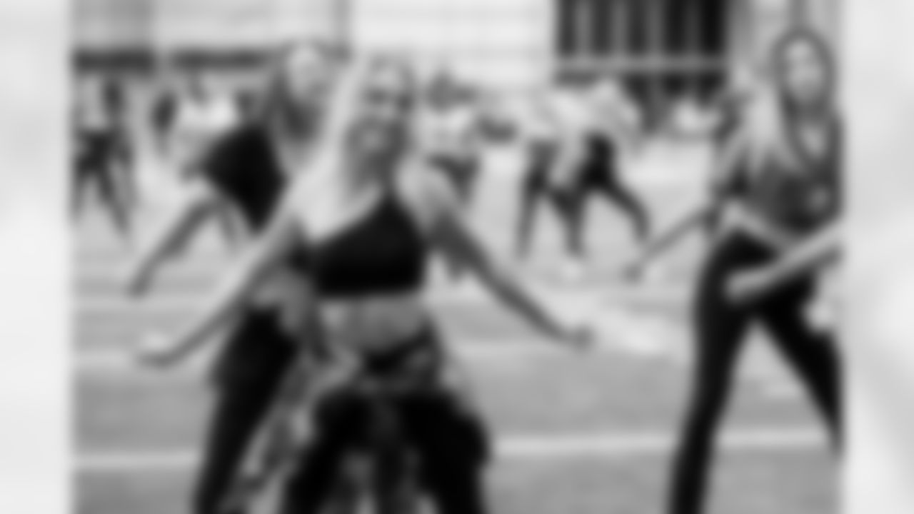 TAMPA, FL - November 19, 2025 - Tampa Bay Buccaneers Cheerleaders and Alumni during Field Rehearsal at AdventHealth Training Center. Photo By Tori Richman/Tampa Bay Buccaneers