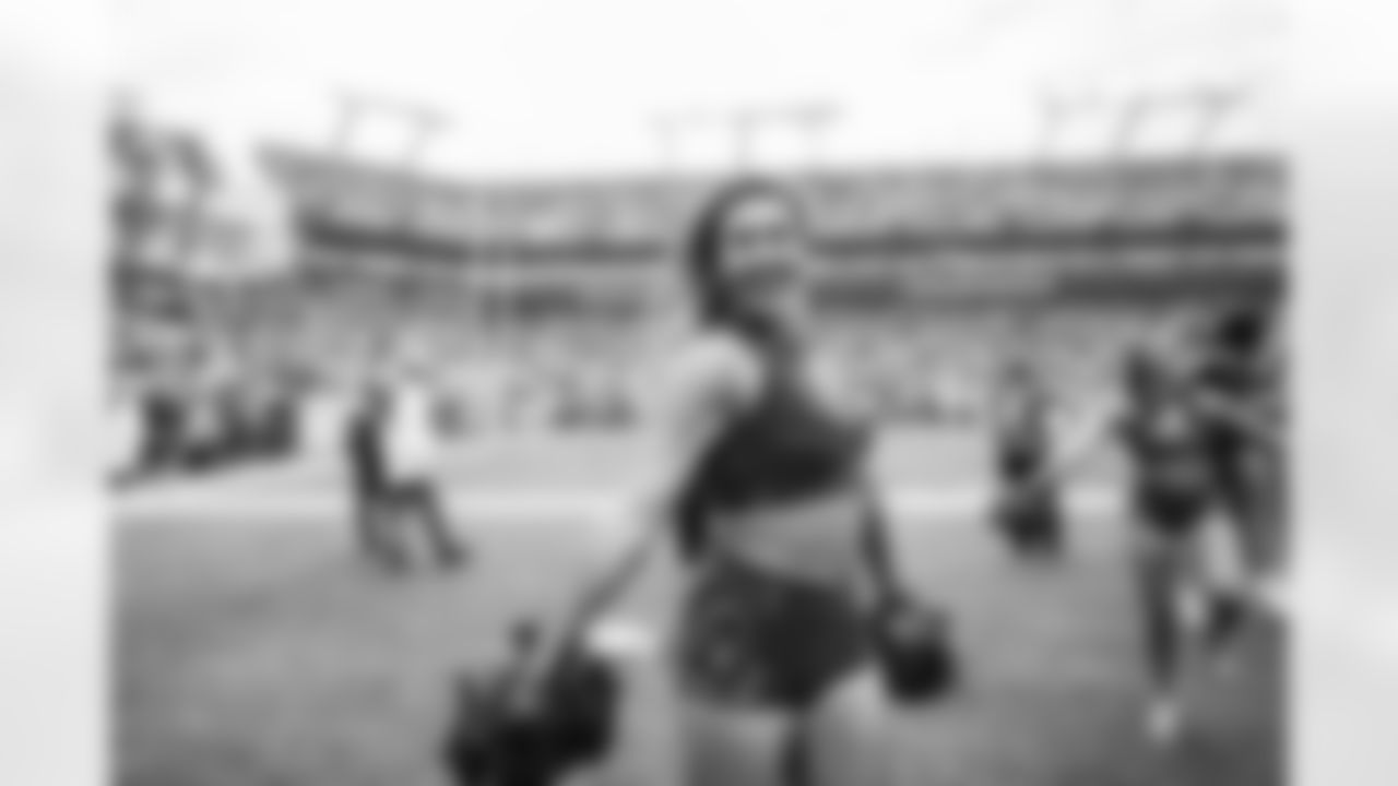 TAMPA, FL - December 07, 2025 - The Tampa Bay Buccaneers and New Orleans Saints during a regular season game at Raymond James Stadium. The Bucs lost the game, 24-20. Photo By Tori Richman/Tampa Bay Buccaneers