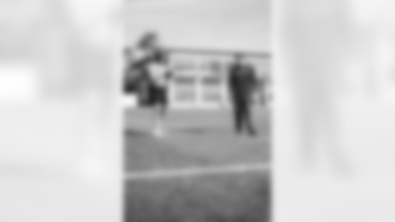 TAMPA, FL - December 17, 2025 - Week 16 practice at AdventHealth Training Center. Photo By Tori Richman/Tampa Bay Buccaneers