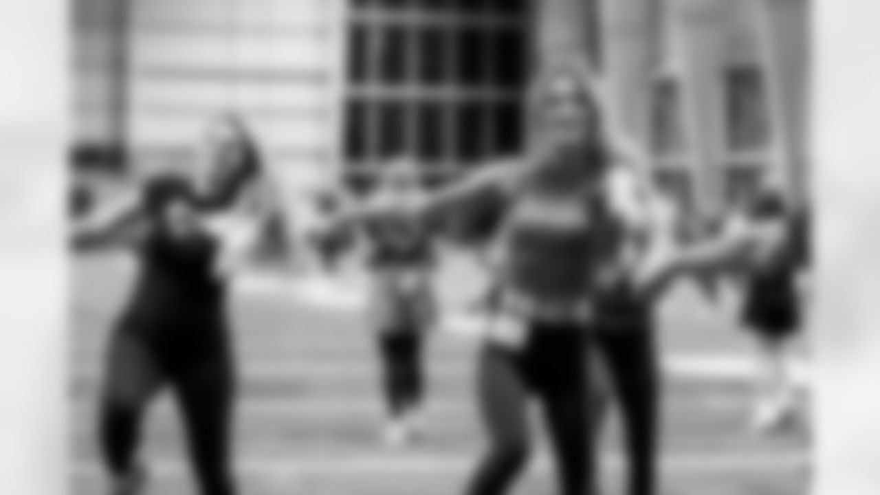 TAMPA, FL - November 19, 2025 - Tampa Bay Buccaneers Cheerleaders and Alumni during Field Rehearsal at AdventHealth Training Center. Photo By Tori Richman/Tampa Bay Buccaneers