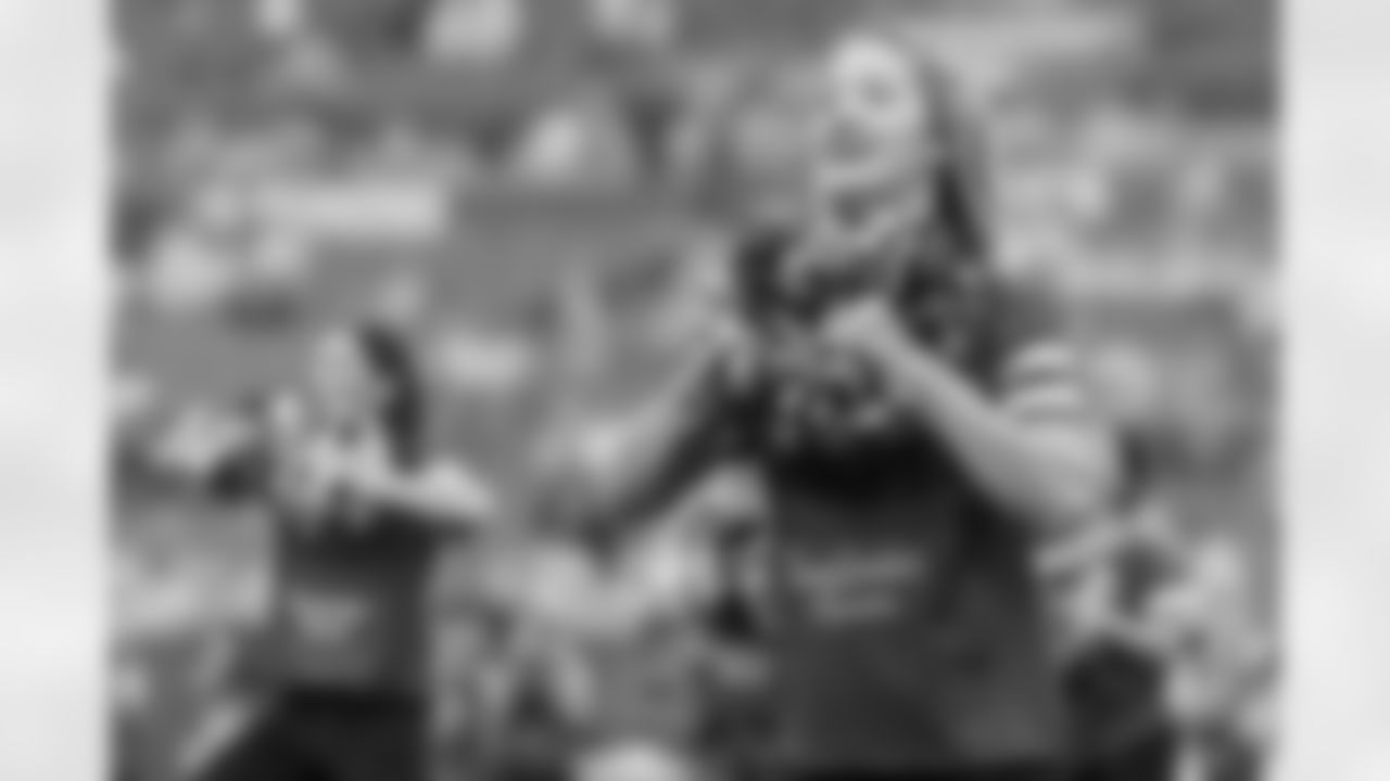 TAMPA, FL - December 07, 2025 - The Tampa Bay Buccaneers and New Orleans Saints during a regular season game at Raymond James Stadium. The Bucs lost the game, 24-20. Photo By Doug DeFelice/Tampa Bay Buccaneers