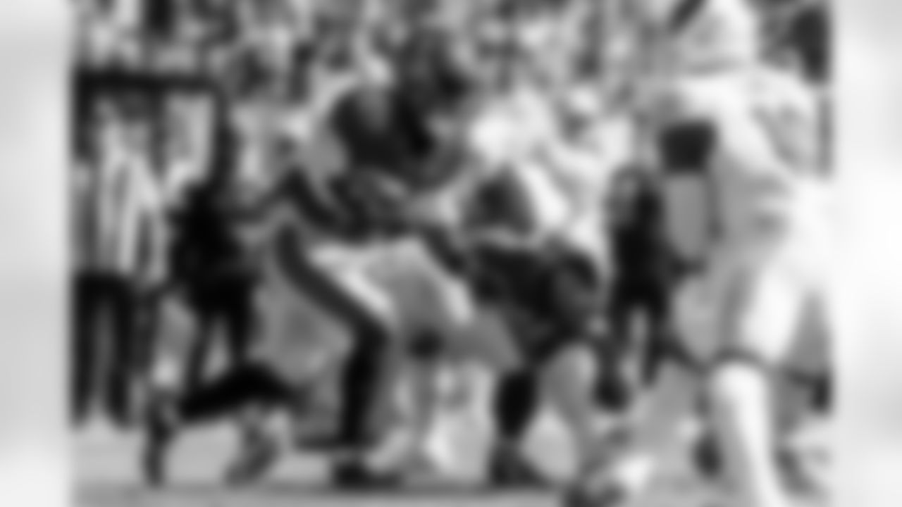 TAMPA, FL - November 30, 2025 - Running Back Bucky Irving #7 of the Tampa Bay Buccaneers during the game between the Arizona Cardinals and Tampa Bay Buccaneers. The Bucs won the game, 20-17. Photo By Doug DeFelice/Tampa Bay Buccaneers