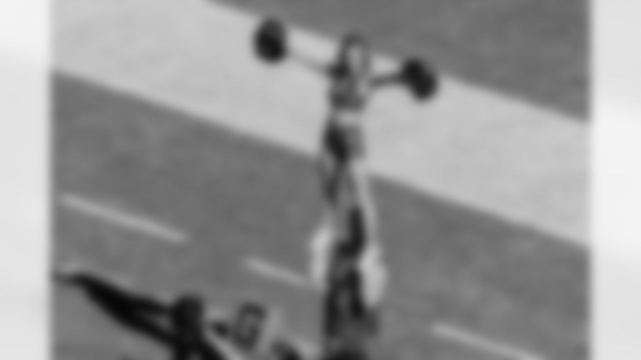 TAMPA, FL - November 30, 2025 - Tampa Bay Buccaneers Cheerleaders during the game between the Arizona Cardinals and Tampa Bay Buccaneers. The Bucs won the game, 20-17. Photo By Mike Carlson/Tampa Bay Buccaneers