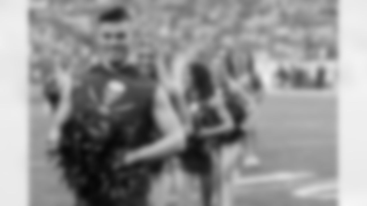 TAMPA, FL - January 03, 2026 - The Carolina Panthers and Tampa Bay Buccaneers play a regular season game at Raymond James Stadium. The Bucs won the game, 16-14. Photo By Doug DeFelice/Tampa Bay Buccaneers