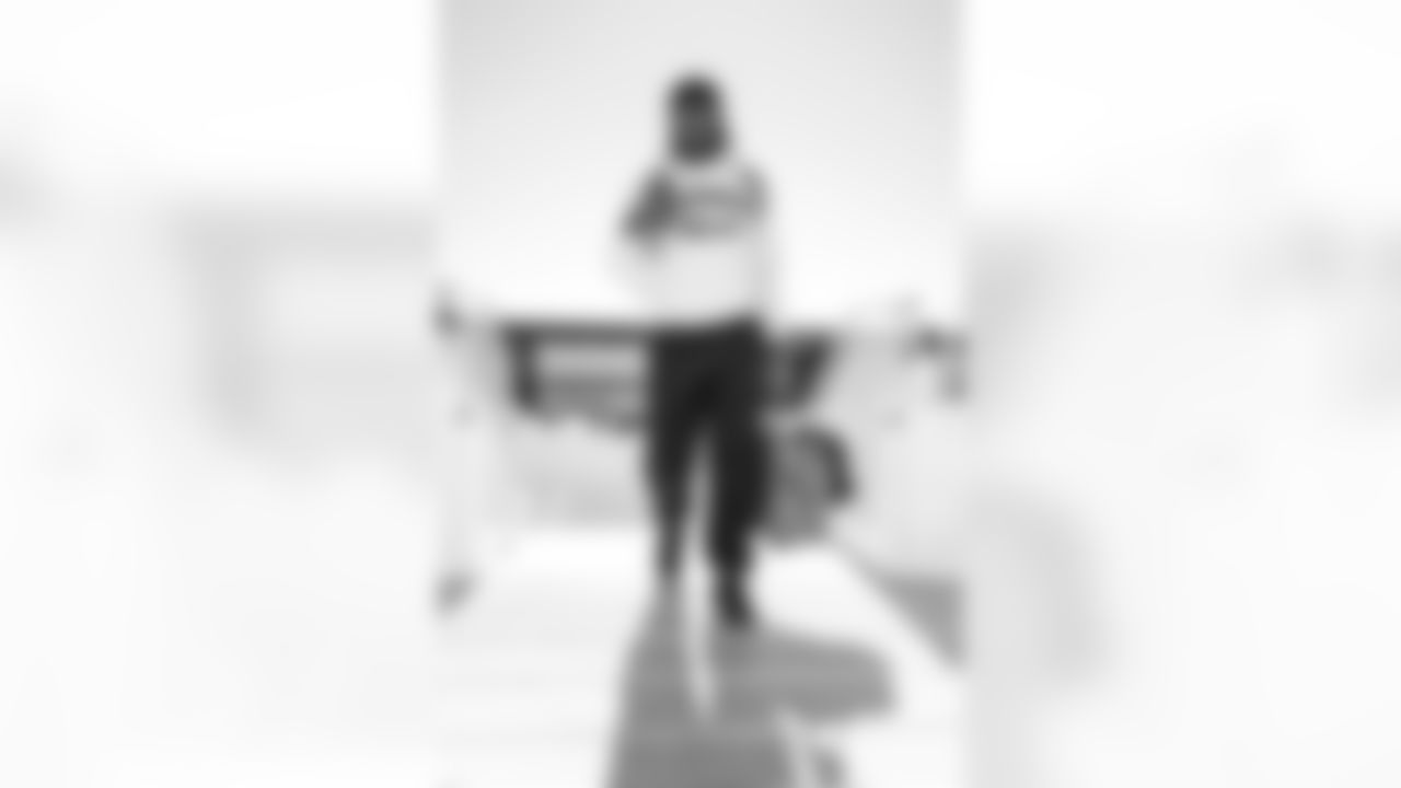 TAMPA, FL - December 20, 2025 - The Tampa Bay Buccaneers depart before the Week 16 game against the Carolina Panthers. Photo By Tori Richman/Tampa Bay Buccaneers