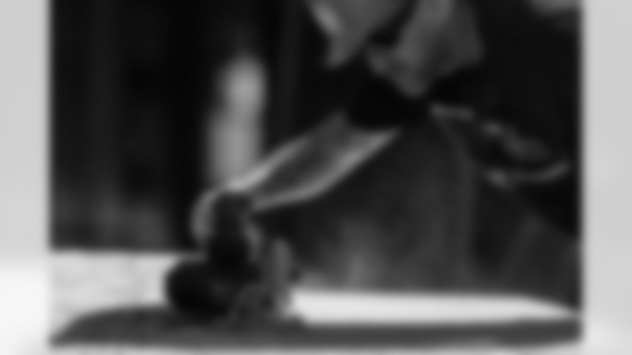 TAMPA, FL - November 18, 2025 - Volunteers during a home build with Habitat for Humanity of Tampa Bay Hillsborough. Photo By Doug DeFelice/Tampa Bay Buccaneers