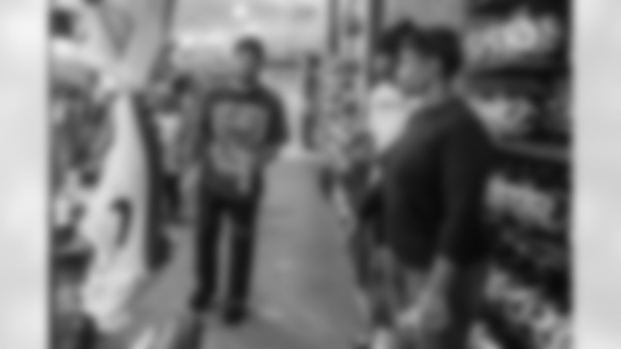 TAMPA, FL - December 16, 2025 - Antoine Winfield Jr. Holiday Shopping Spree at Dick's House of Sport International Plaza. Photo By Mike Carlson/Tampa Bay Buccaneers