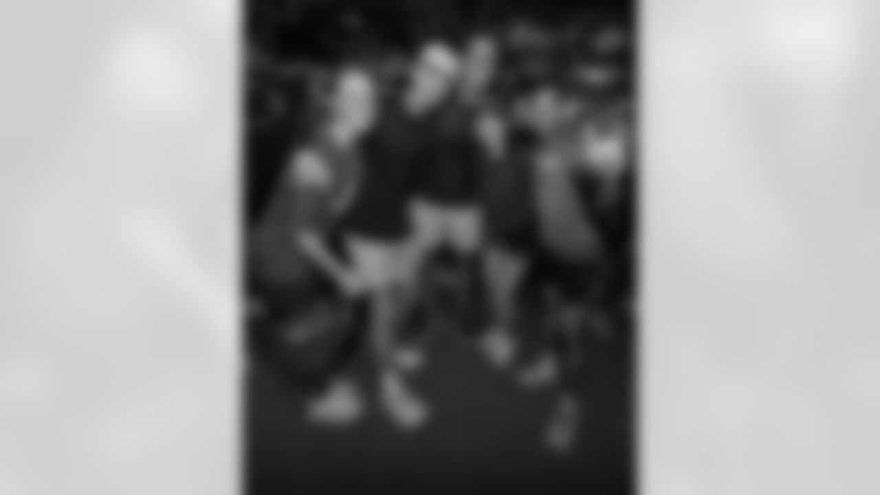 ST. PETERSBURG, FL - November 13, 2025 - Participants during "Bucs Run" Raise The Flags event with Pinellas Run Club at Park & Rec in St. Petersburg. Photo By Doug DeFelice/Tampa Bay Buccaneers