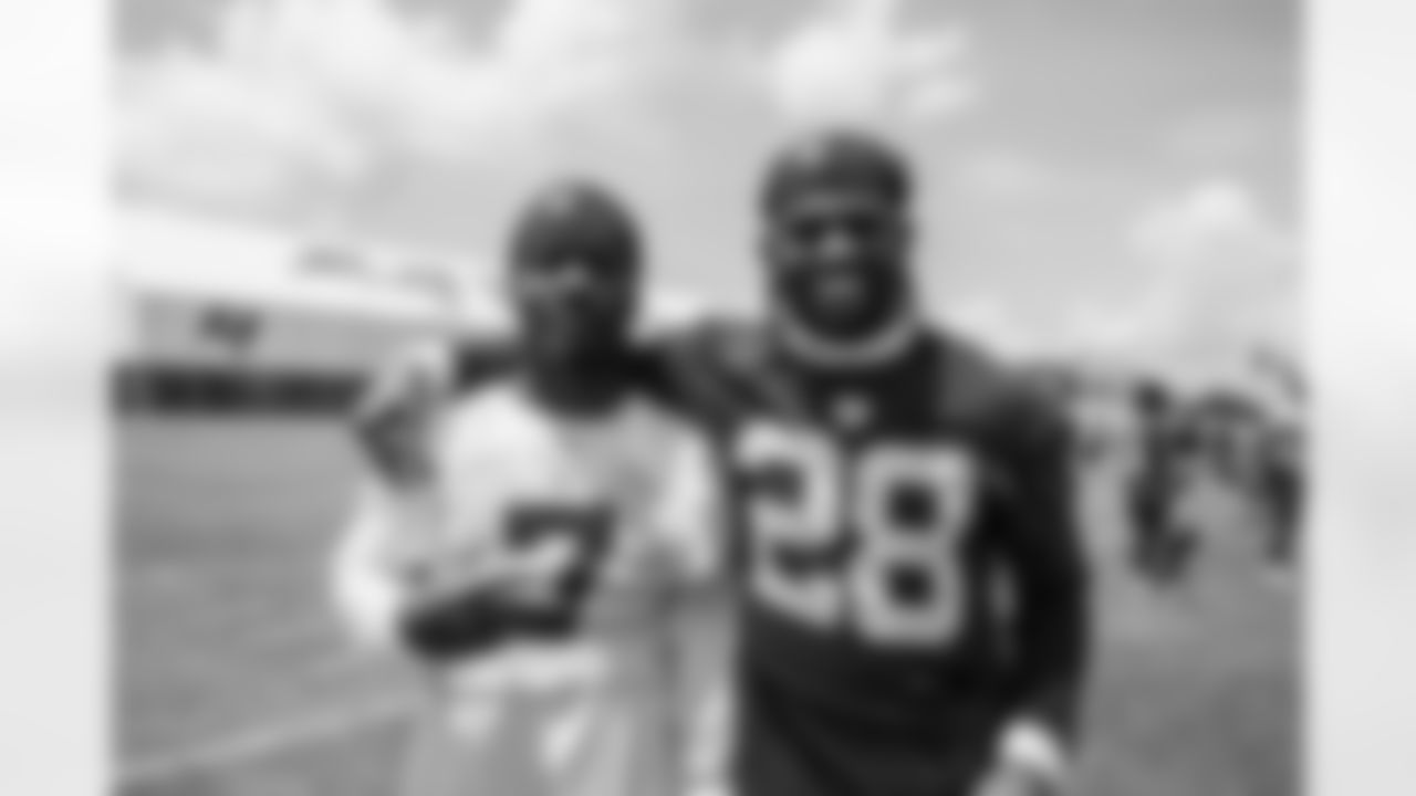 TAMPA, FL - May 29, 2025 - Running Back Bucky Irving #7 and Safety Shilo Sanders #28 of the Tampa Bay Buccaneers during OTA's at AdventHealth Training Center. Photo By Kyle Zedaker/Tampa Bay Buccaneers