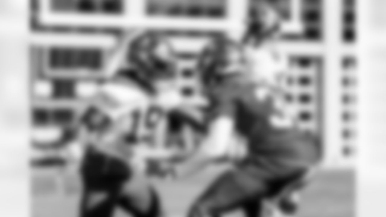 TAMPA, FL - December 17, 2025 - Week 16 practice at AdventHealth Training Center. Photo By Tori Richman/Tampa Bay Buccaneers