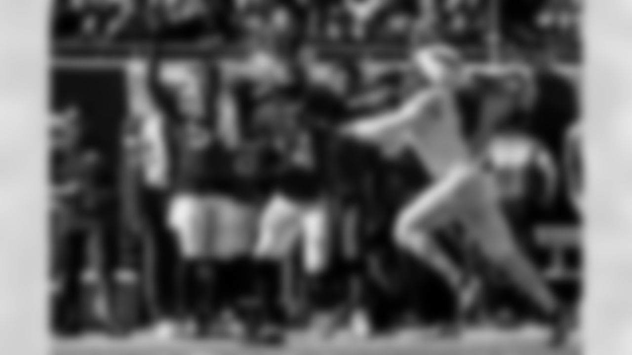 TAMPA, FL - November 30, 2025 - Wide Receiver Chris Godwin #14 of the Tampa Bay Buccaneers during the game between the Arizona Cardinals and Tampa Bay Buccaneers. The Bucs won the game, 20-17. Photo By Tori Richman/Tampa Bay Buccaneers