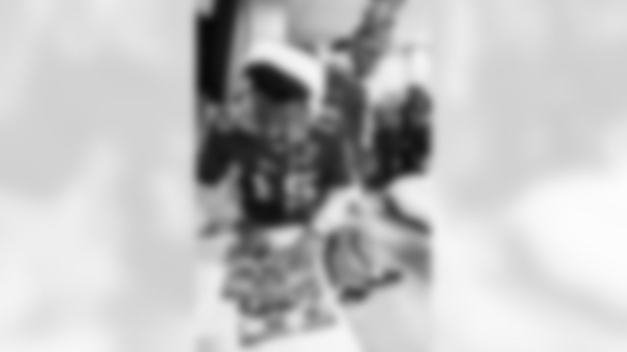 ST. PETERSBURG, FL - December 16, 2025 - Rookie Club visit to Johns Hopkins All Children's Hospital. Photo By Tori Richman/Tampa Bay Buccaneers