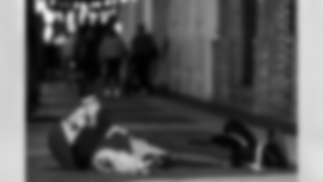 ST. PETERSBURG, FL - November 13, 2025 - Captain Fear during "Bucs Run" Raise The Flags event with Pinellas Run Club at Park & Rec in St. Petersburg. Photo By Doug DeFelice/Tampa Bay Buccaneers