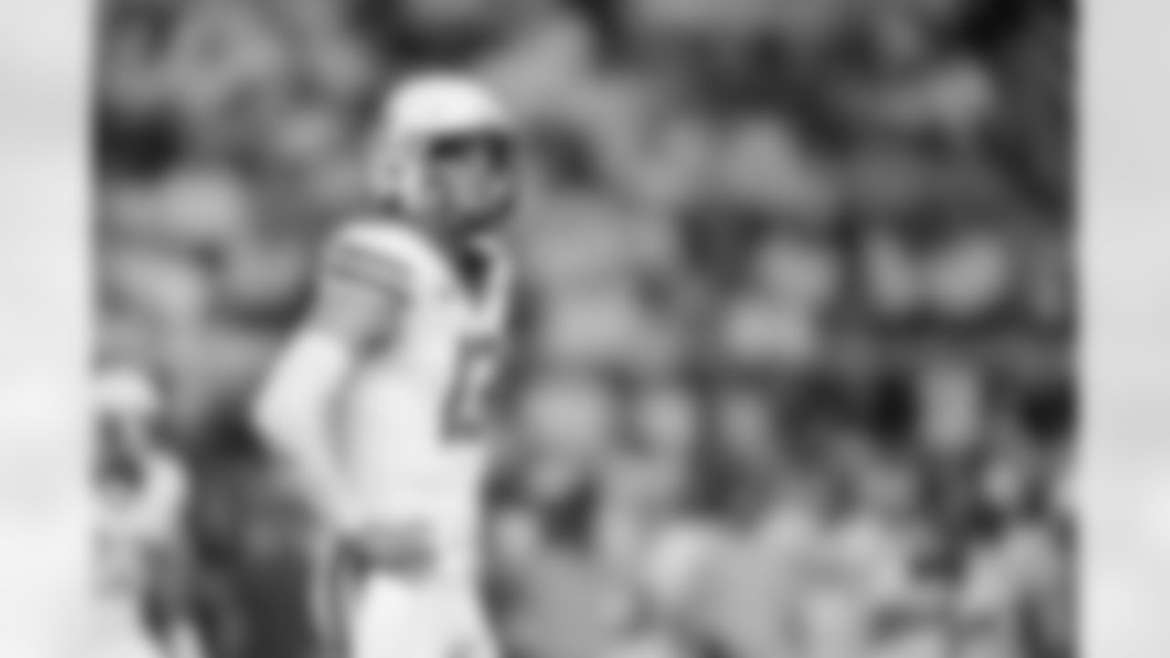 Baylor quarterback Sawyer Robertson looks on during the first half of an NCAA college football game between Baylor and Utah Saturday, Nov. 15, 2025, in Waco, Texas. (AP Photo/Julio Cortez)