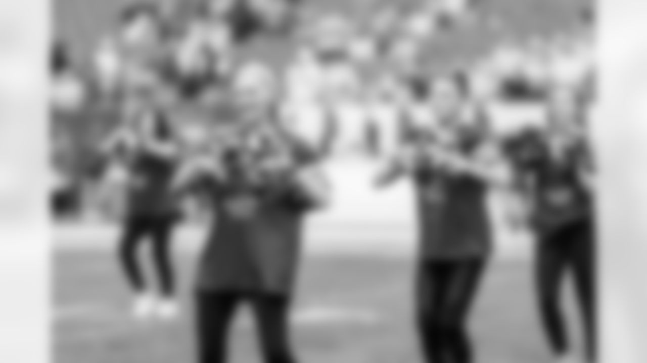 TAMPA, FL - December 07, 2025 - The Tampa Bay Buccaneers and New Orleans Saints during a regular season game at Raymond James Stadium. The Bucs lost the game, 24-20. Photo By Tori Richman/Tampa Bay Buccaneers