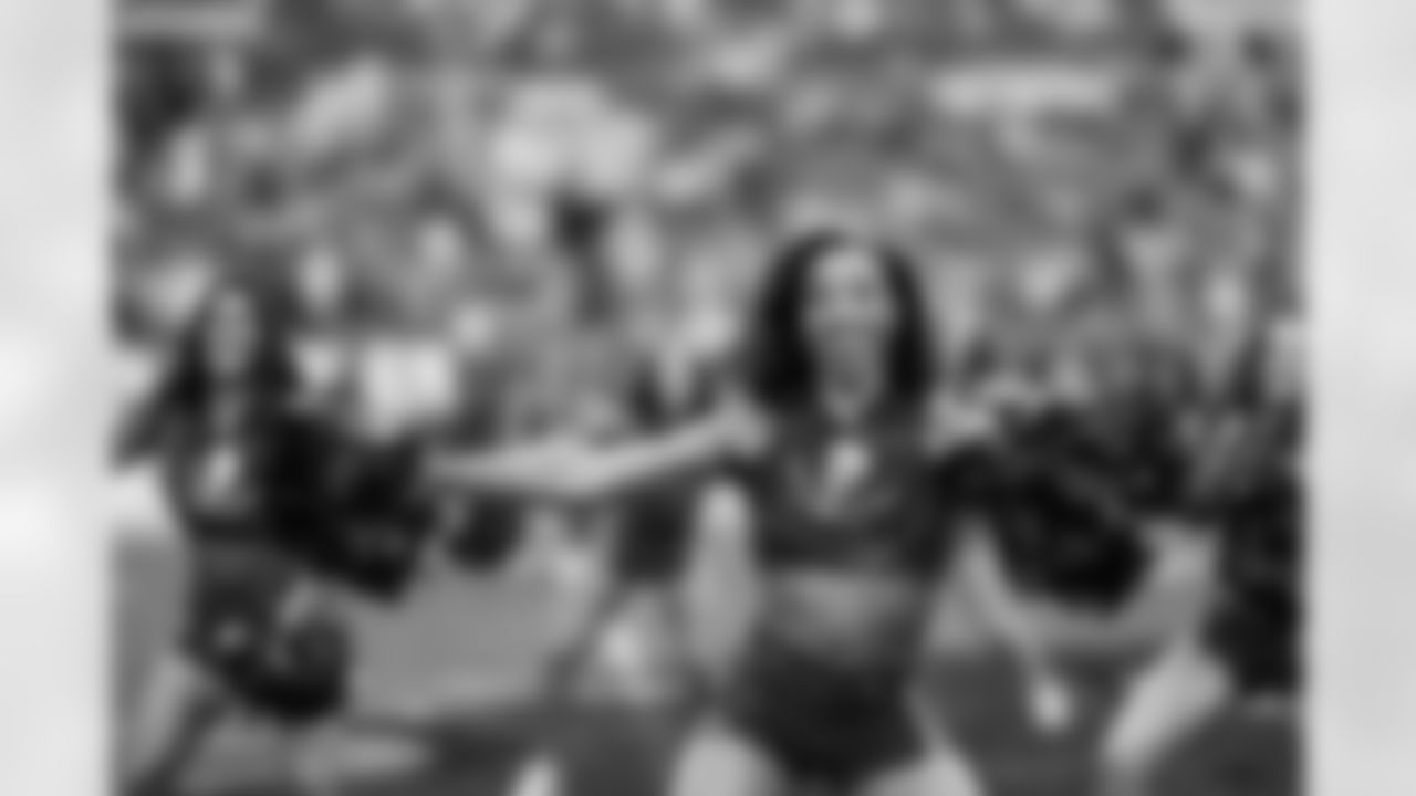 TAMPA, FL - January 03, 2026 - The Carolina Panthers and Tampa Bay Buccaneers play a regular season game at Raymond James Stadium. The Bucs won the game, 16-14. Photo By Tori Richman/Tampa Bay Buccaneers