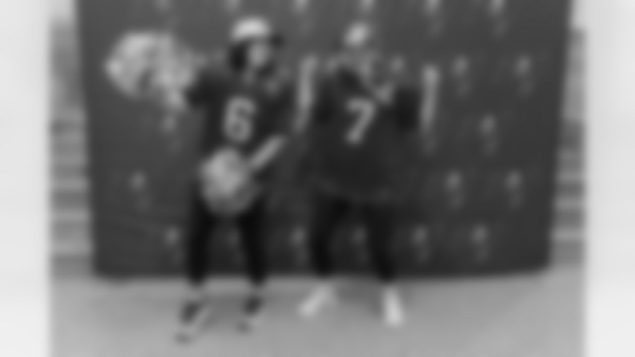 TAMPA, FL - December 06, 2025 - She is Football Bayshore Walk: Raise The Flags event with Bayshore Breakfast Club and Tampa Girls Social & Wellness at Hyde House Public Studio. Photo By Mike Carlson/Tampa Bay Buccaneers