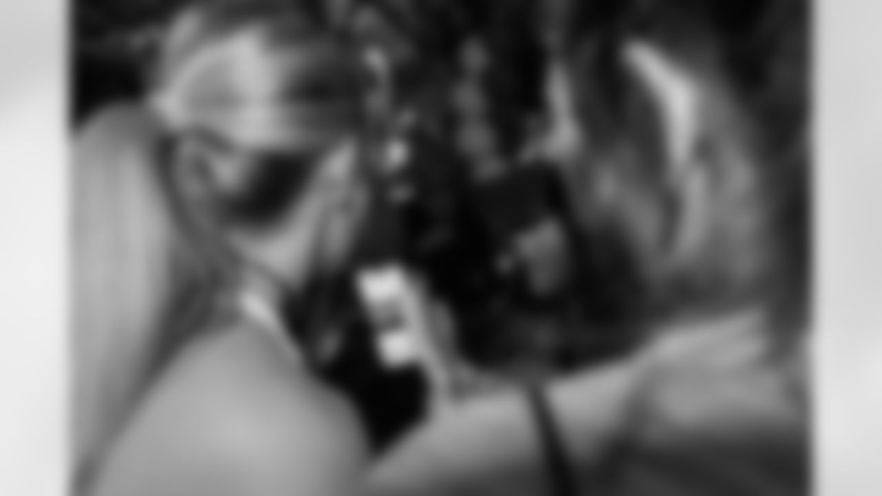 ST. PETERSBURG, FL - November 13, 2025 - Participants during "Bucs Run" Raise The Flags event with Pinellas Run Club at Park & Rec in St. Petersburg. Photo By Doug DeFelice/Tampa Bay Buccaneers