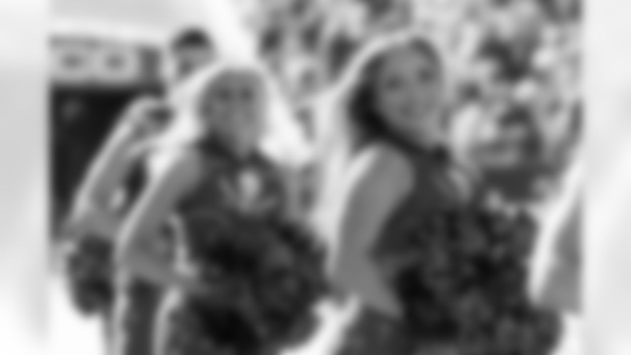 TAMPA, FL - November 30, 2025 - Tampa Bay Buccaneers Cheerleaders during the game between the Arizona Cardinals and Tampa Bay Buccaneers. The Bucs won the game, 20-17. Photo By Doug DeFelice/Tampa Bay Buccaneers