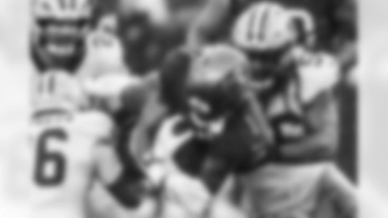 TAMPA, FL - December 07, 2025 - The Tampa Bay Buccaneers and New Orleans Saints play a regular season game at Raymond James Stadium. The Bucs lost the game, 24-20. Photo By Kyle Zedaker/Tampa Bay Buccaneers