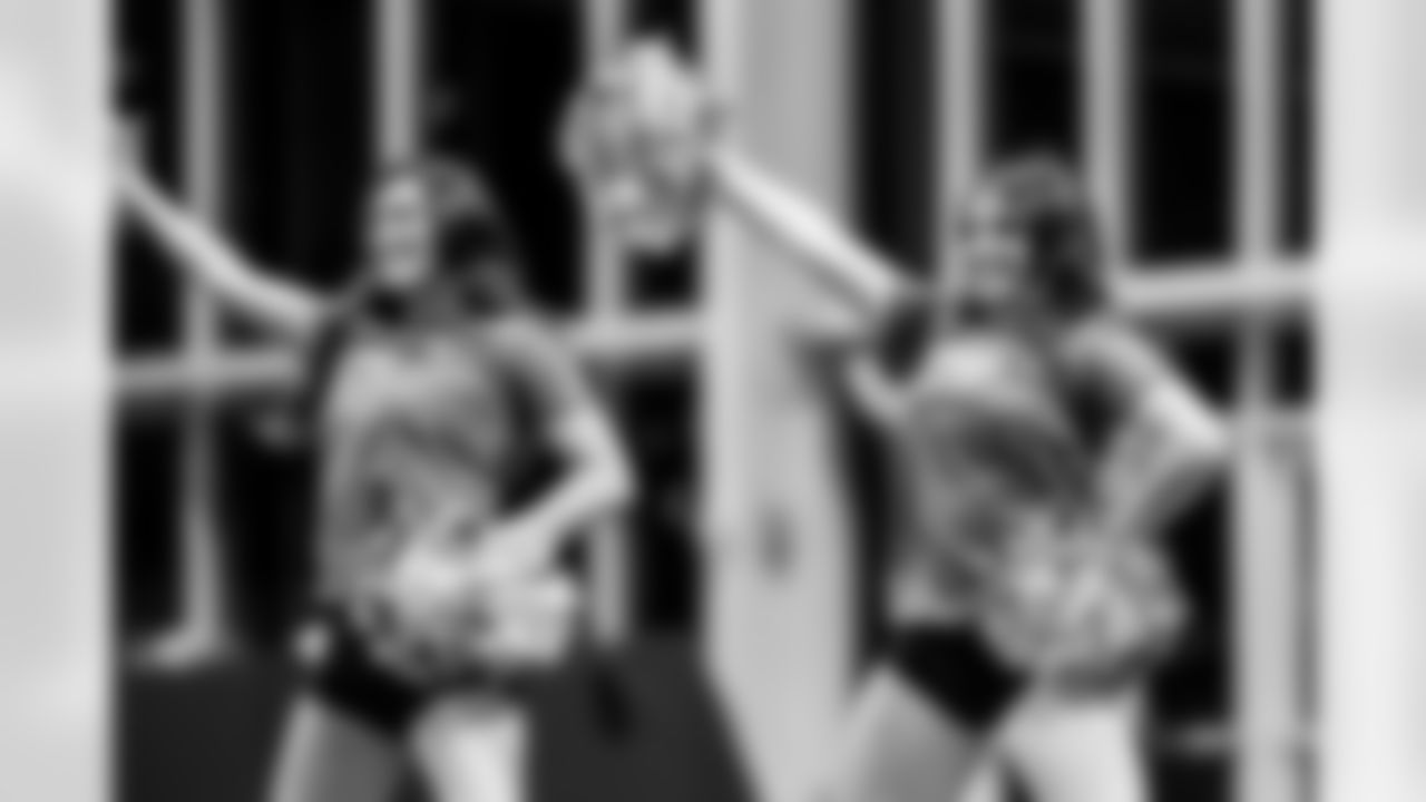 TAMPA, FL - November 06, 2025 - Tampa Bay Buccaneers Cheerleaders during Field Rehearsal at AdventHealth Training Center. Photo By Tori Richman/Tampa Bay Buccaneers