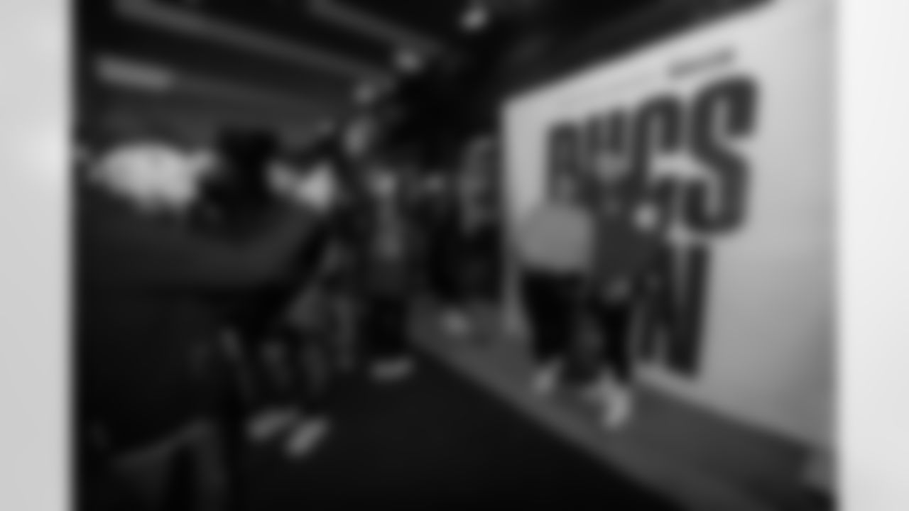 ST. PETERSBURG, FL - November 13, 2025 - Participants during "Bucs Run" Raise The Flags event with Pinellas Run Club at Park & Rec in St. Petersburg. Photo By Doug DeFelice/Tampa Bay Buccaneers