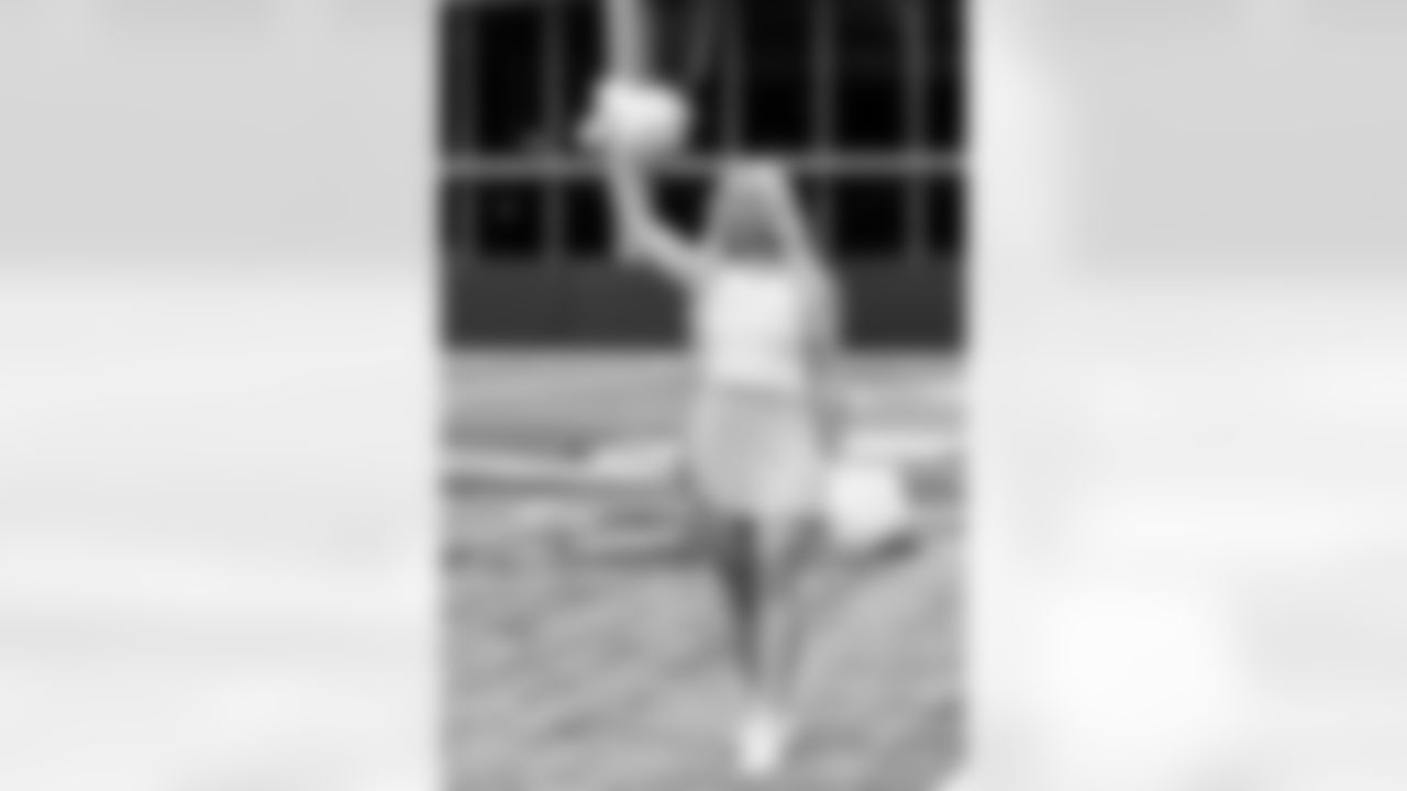 TAMPA, FL - December 09, 2025 - Tampa Bay Buccaneers Cheerleaders during Field Rehearsal at AdventHealth Training Center. Photo By Tori Richman/Tampa Bay Buccaneers