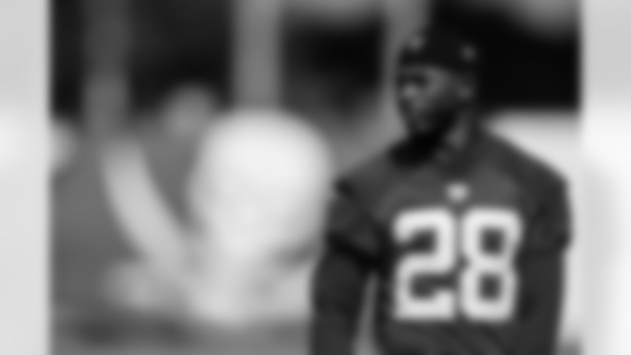 TAMPA, FL - May 20, 2025 - Safety Shilo Sanders #28 of the Tampa Bay Buccaneers during Phase 2 workouts at AdventHealth Training Center. Photo By Kyle Zedaker/Tampa Bay Buccaneers